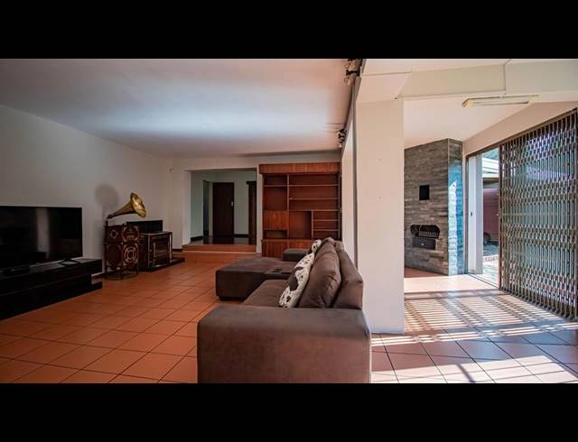 4 BEDROOM PROPERTY TO RENT IN EASTLEIGH RIDGE